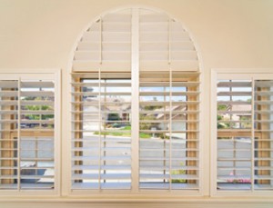 DECOR - BLINDS  WINDOW TREATMENTS - INTERIOR SHUTTERS - AT THE